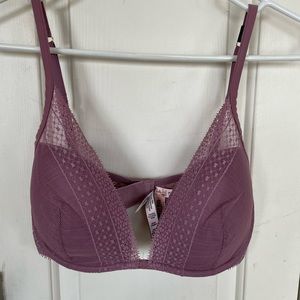 Plunging underwire 34DD